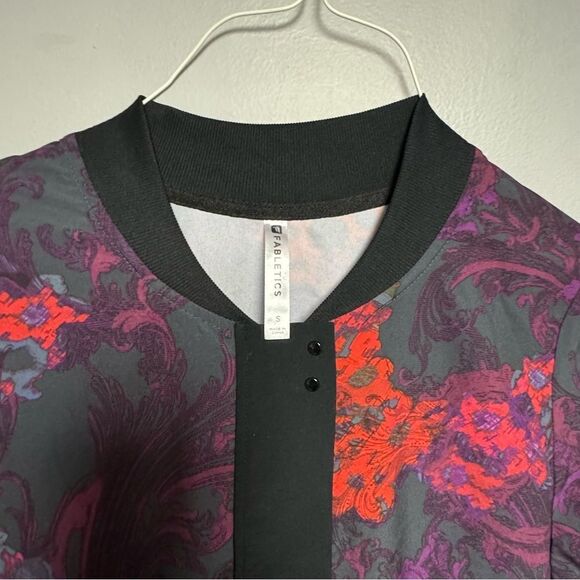 Fabletics Ithaca Bomber Jacket size Small Romantic print lightweight women’s - Picture 6 of 8